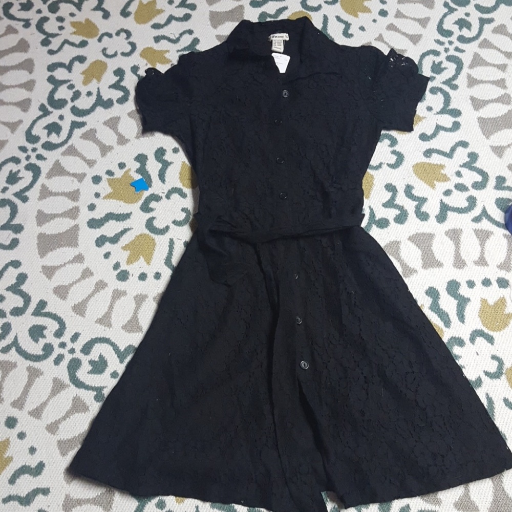 Forever 21 black lace dress